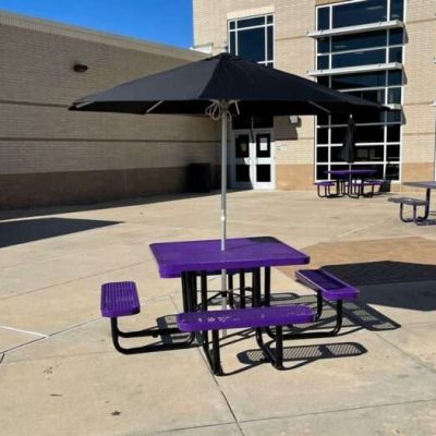 Highschool-lunch-tables-Featured-700x525